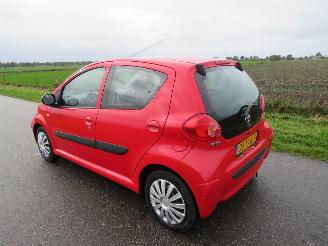 Toyota Aygo 1.0 12v + 5drs Airco 2008-11 picture 4