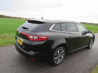 krockskadad bil auto Renault Mégane 1.6 Dci 131pk Serie Signature Exclusive   Bose 2017 Camera Navigatie Clima  leer Stoelverwarming 2017/11
