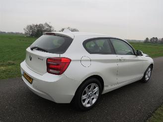 skadebil auto BMW 1-serie 118 Diesel 143pk 6 Bak Navigatie Airco 2014  [ Model 2015  [parelmoer 2014/5