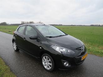 damaged passenger cars Mazda 2 1.3 84pk  GT M Line LPG G3 170.000 km 2012/7
