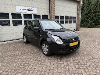 Vaurioauto  passenger cars Suzuki Swift 1.3 Base 105883 Km NAP ! 1e Eigenaar ! 2009/2