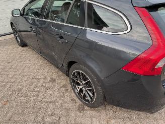 Volvo V-60 2.4 D6 AWD Plug-In Hybrid Automaat Schuifdak picture 23
