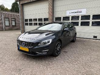 Volvo V-60 2.4 D6 AWD Plug-In Hybrid Automaat Schuifdak picture 2