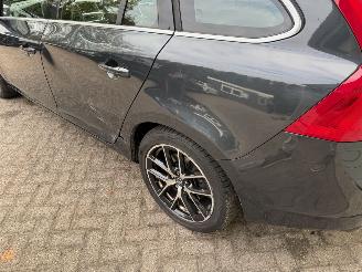 Volvo V-60 2.4 D6 AWD Plug-In Hybrid Automaat Schuifdak picture 17