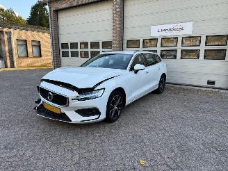 Auto incidentate Volvo V-60 2.0 B3 Business Pro Automaat Virtual 1e Eig NAP ! 2021/6