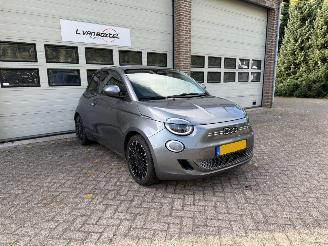 Schadeauto Fiat 500 Icon 42 kWh Navi Cruise Clima NAP ! 2020/12