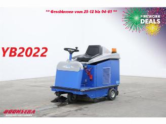   95 BJ 2022 33Hrs! Kehrmaschine / Veegmachine picture 1