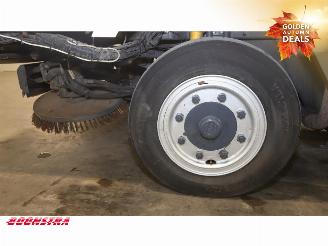 TENNANT  HMF 426 Veegmachine picture 12