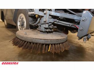 TENNANT  HMF 426 Veegmachine picture 10