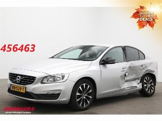 Coche accidentado Volvo S-60 1.5 T2 Aut. Kinetic Leder Clima Cruise PDC 107.824 km! 2018/1