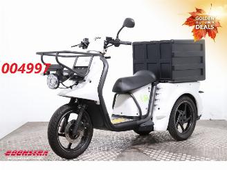 krockskadad bil bromfiets Capri  Ligier Pulse 3 LED 2017/6
