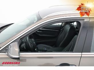 BMW 3-serie Touring 330i Luxury Edition LED Leder Clima Cruise SHZ picture 5