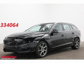Schadeauto Volvo V-60 2.0 D2 Ocean Race Clima Navi 88.508km! 2016/8