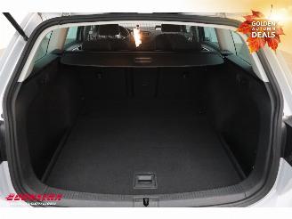 Volkswagen Golf 1.6 TDI DSG Highline R-Line ACC SHZ Clima Navi Camera picture 28