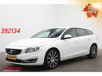 krockskadad bil auto Volvo V-60 2.4 D5 Twin Engine Summum Memory Leder Cruise SHZ AHK 2018/1