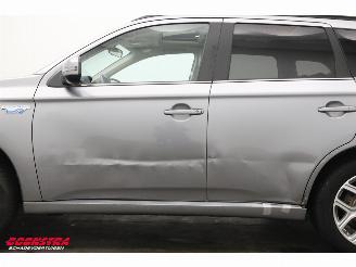Mitsubishi Outlander 2.0 PHEV Instyle Schuifdak Leder Navi Clima Cruise Camera SHZ AHK picture 6