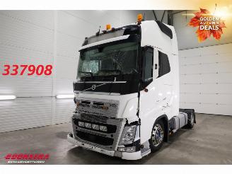 krockskadad bil vrachtwagen Volvo FH 540 iParkCool Full Air Alcoa Leder 2021/2