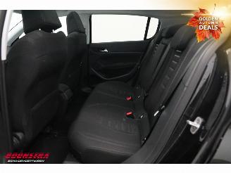 Peugeot 308 1.2 e-THP Allure Pano LED Navi Clima Cruise Camera PDC AHK picture 17