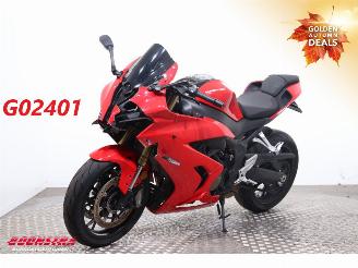 Vaurioauto  motor cycles Voge  SRK 800 RR ABS LED Bluetooth 2024/4