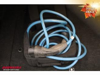 BMW 3-serie 330e M Sport LED HUD Leder SHZ Camera picture 20