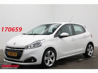 krockskadad bil auto Peugeot 208 1.6 BlueHDi 5-DRS Access Navi Airco Cruise PDC 153.685 km! 2017/11