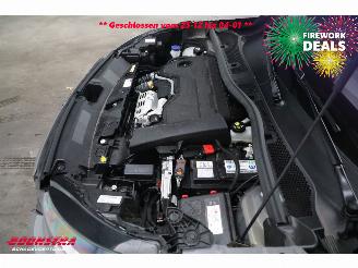 Peugeot 2008 1.2 Hybrid 145 Allure LED ACC Navi Clima Camera Virtual 8.067 km! picture 9