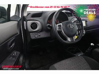 Toyota Yaris 1.3 VVT-i Aspiration Navi Airco Cruise Camera picture 14