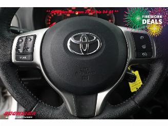 Toyota Yaris 1.3 VVT-i Aspiration Navi Airco Cruise Camera picture 15