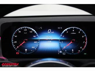 Mercedes A-klasse 180 7G-Tronic AMG Pano LED Memory Camera SHZ PDC 44.549 km! picture 18