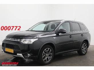 krockskadad bil auto Mitsubishi Outlander 2.0 PHEV Instyle X-Line Pano Cruise Navi Clima Camera PDC AHK 2015/5