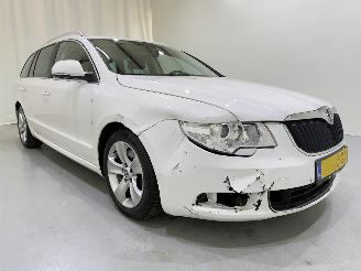 damaged passenger cars Skoda Superb Combi 1.8 TSI Comf. Bus. Aut 2011/7