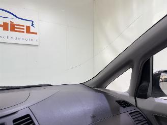 Mitsubishi Grandis 2.4-16V Intense 7-pers. picture 24