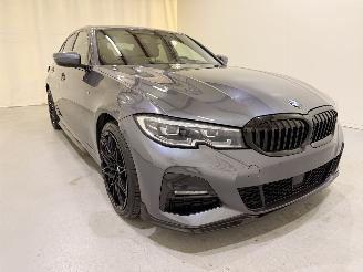 damaged passenger cars BMW 3-serie Sedan 330e M Sport Aut8 2021/8