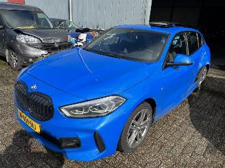 skadebil auto BMW 1-serie 118i High Executive Edition Automaat ( Panorama dak ) 2020/3