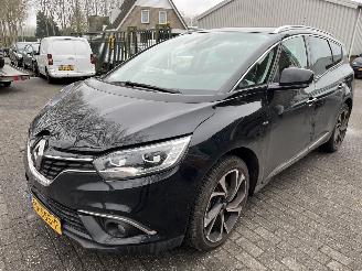 damaged Renault Grand-scenic 1.3 TCE Bose