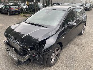 damaged Opel Astra Sports Tourer 1.2 Turbo