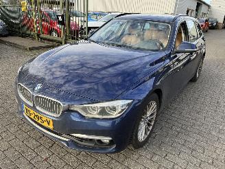 krockskadad bil bedrijf BMW 3-serie 320i Automaat Stationcar Luxury Edition 2019/3