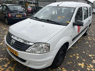 Dacia Logan MCV  1.6 MPI  Ambiance picture 1