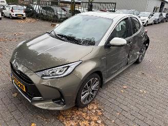 krockskadad bil auto Toyota Yaris 1.5 Hybrid Automaat Launch Edition 2021/5