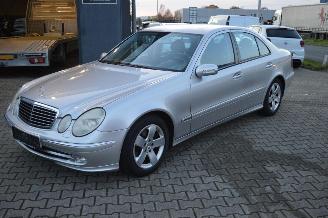 Unfallwagen Mercedes E-klasse 200 CDI AVANTGARDE SCHUIFDAK AUTOMAAT SHZ 2004/2