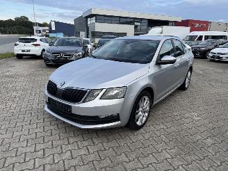 Coche accidentado Skoda Octavia 85 KW LIMOUSINE FACELIFT AMBITION KLIMA 2017/5