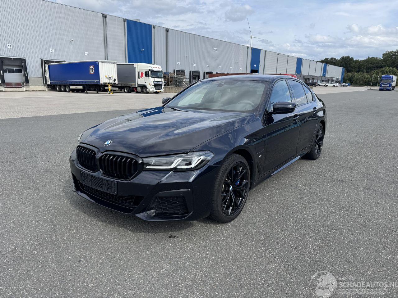BMW 5-serie 530e M Sport Paket LED Navi Leder Klima