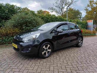 skadebil auto Kia Rio 1.2 CVVT Design Edition 5drs 2012/11