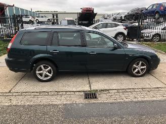 Vaurioauto  passenger cars Ford Mondeo 2.5 v6 automaat combi 2006/5