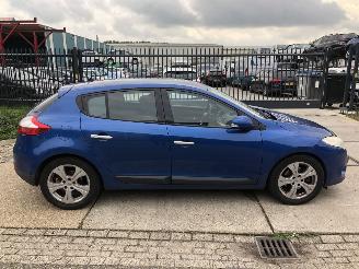 krockskadad bil auto Renault Mégane 2.0tce 132kW 5 drs 2010/6