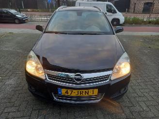 Vaurioauto  Opel Astra 1.7CDTI ECOFLEX COSMO