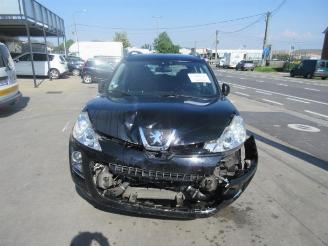 damaged passenger cars Peugeot 4007  2009/6