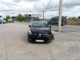 krockskadad bil auto Renault Clio  2016/9