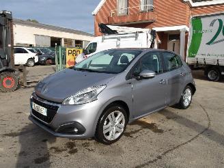 Peugeot 208  picture 1