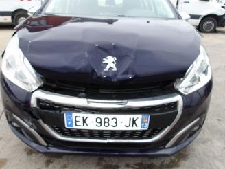 Peugeot 208  picture 11